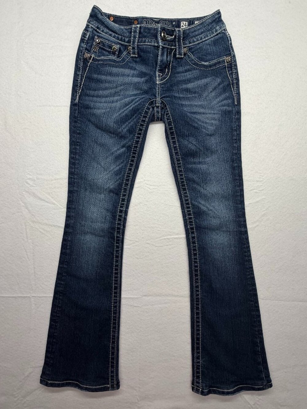 Miss Me Medium Wash Low Rise Slim Bootcut Jeans Embroidered Womens 24 JPS909B2